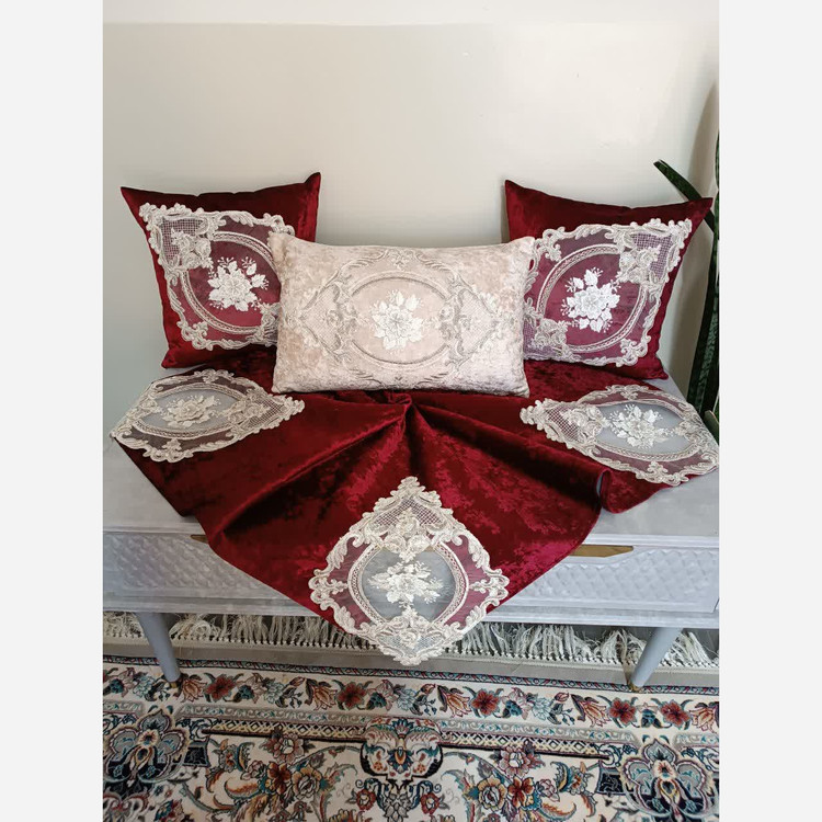 رومیزی مربع مخمل ابروبادی دانتل