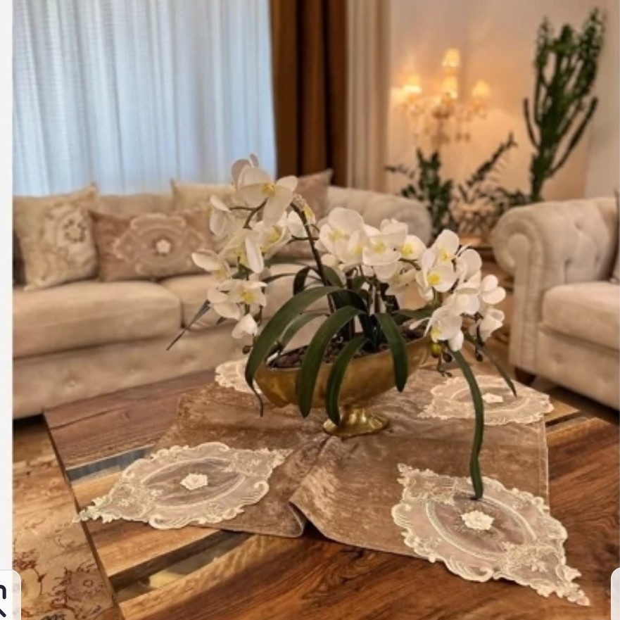 رومیزی مربع مخمل ابروبادی دانتل