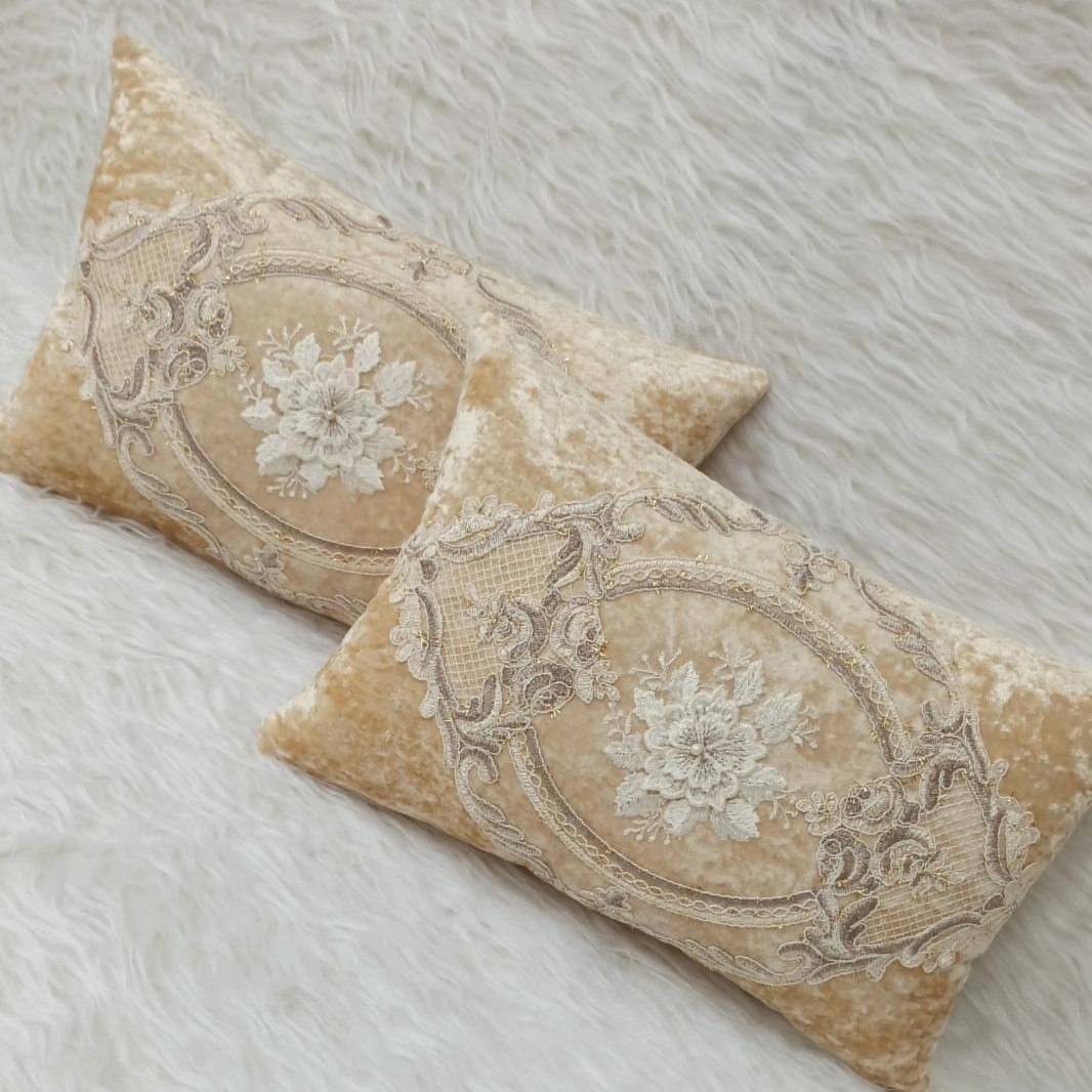 کوسن مستطیل دانتل مخمل ابروبادی